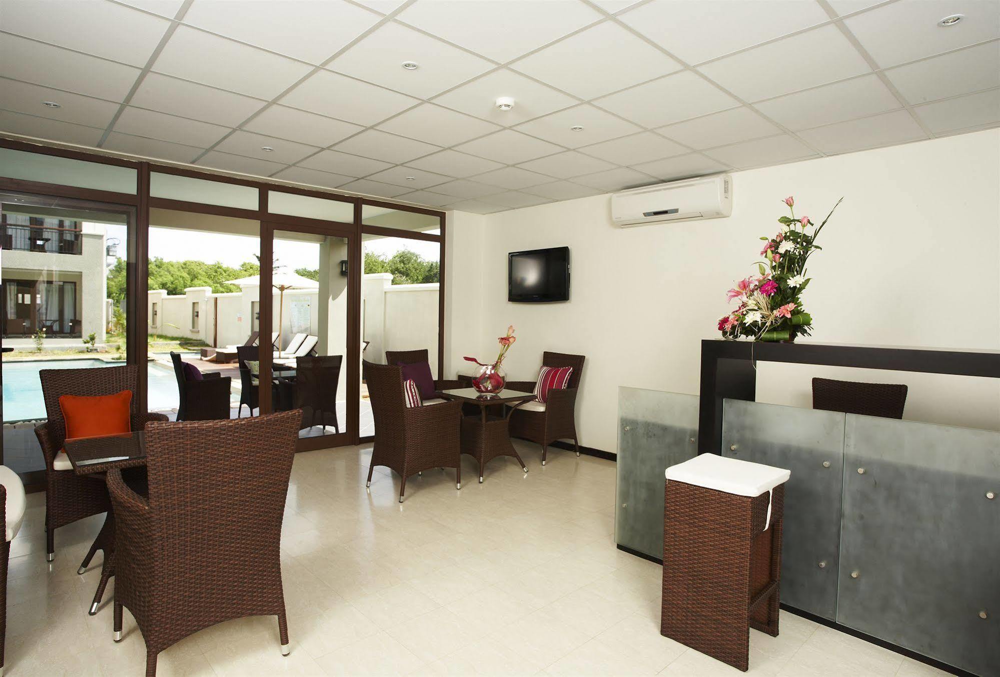 Grand Bay Suites Ngoại thất bức ảnh